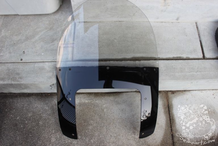 ウインドシールド（スクリーン）をラバースプレーで塗装してみた