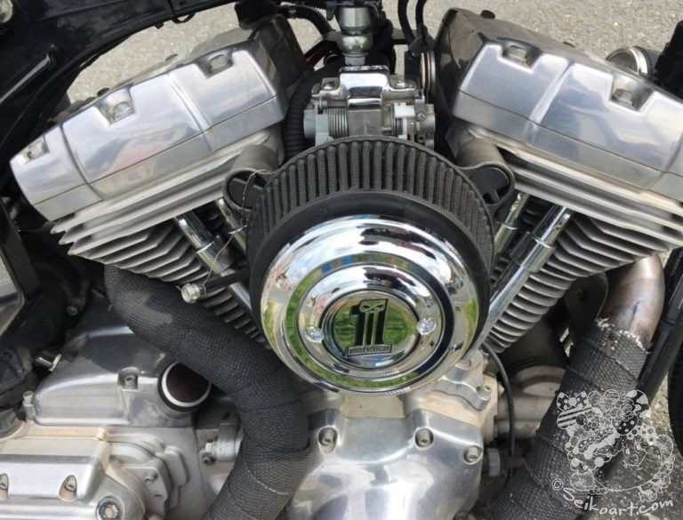 【ハーレーカスタム】エアクリーナートリムを使ってワイルド仕様に変更♪