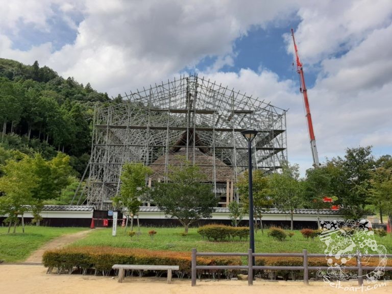 かやぶき民家の葺き替え工事と多紀連山県立自然公園
