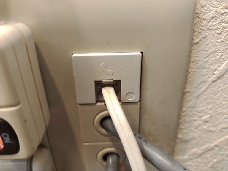 予約受付の電話がつながらない！？NTTに電話回線の故障を修理してもらった