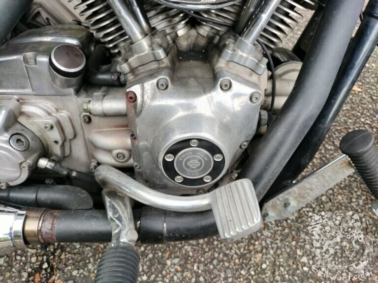 走行距離13万キロのマイハーレー、カムテンショナーはまだ生きています。